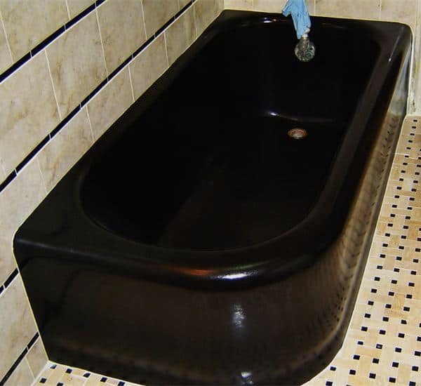 Surface Doctors Bathtub Refinishing in Chicago - AFTER in Black High Gloss Finish