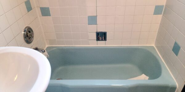 Bathtub and Tile Refinishing in Highland Park, IL