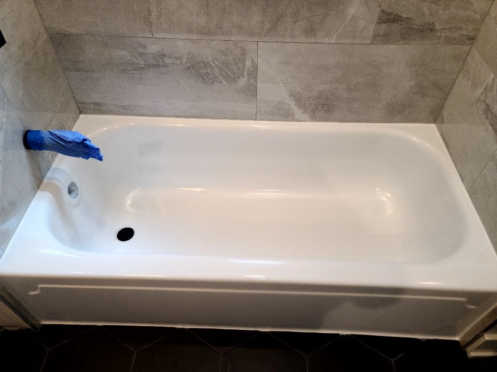 Bathtub Refinishing in Chicago Surface Doctors