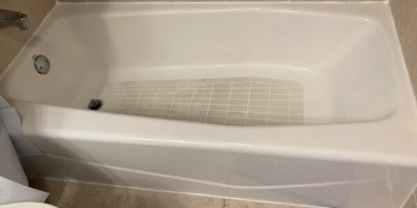 Bathtub Refinishing in Naperville, IL