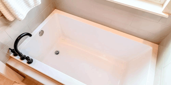 DIY vs. Pro Tub Refinishing: Risks & Rewards